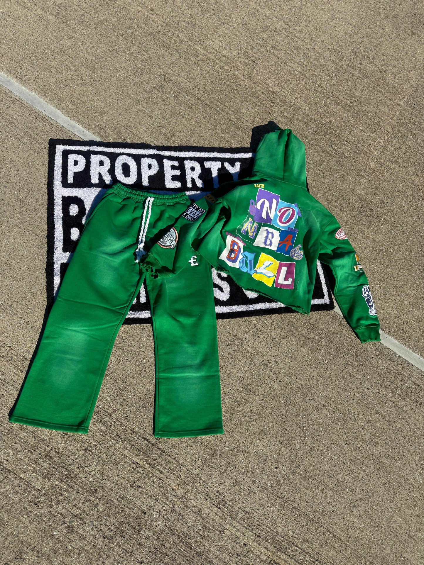 NO NBA BALL SET — COURT GREEN