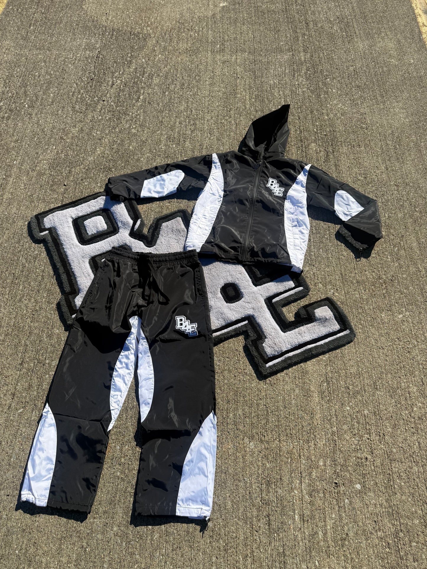 B4E TRACK SET — ONYX